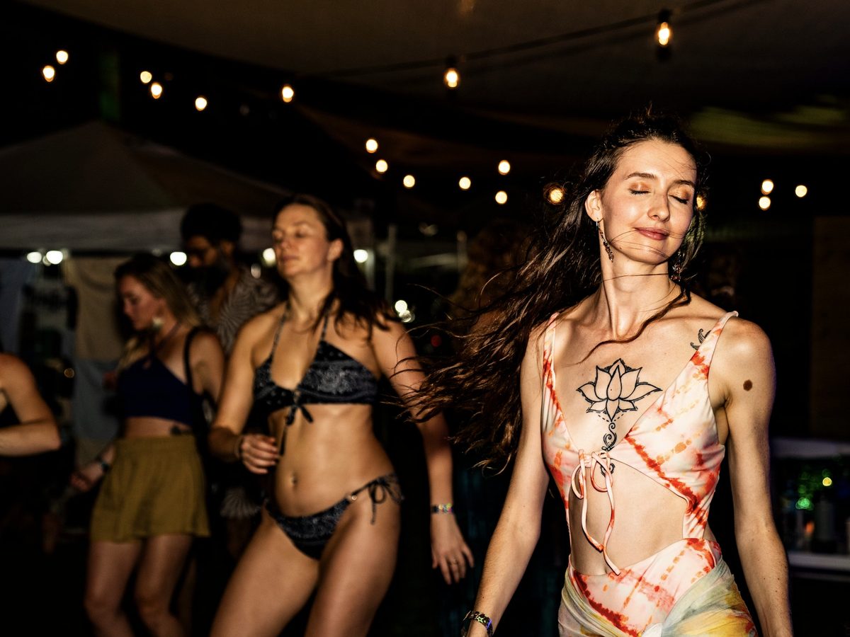 Women dancing at Ladies Night at Plunsana in St. Petersburg, FL